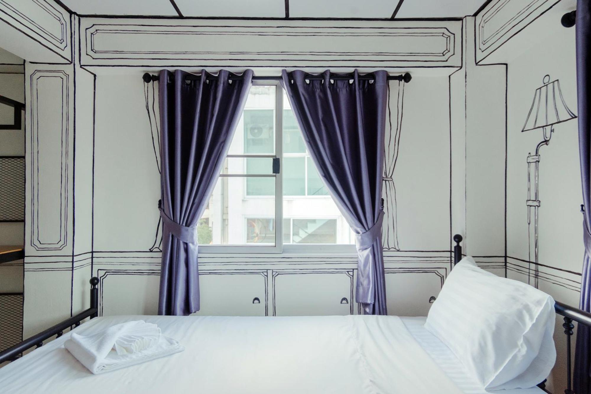 Roomquest Chiang Mai Tha Phae Exterior photo
